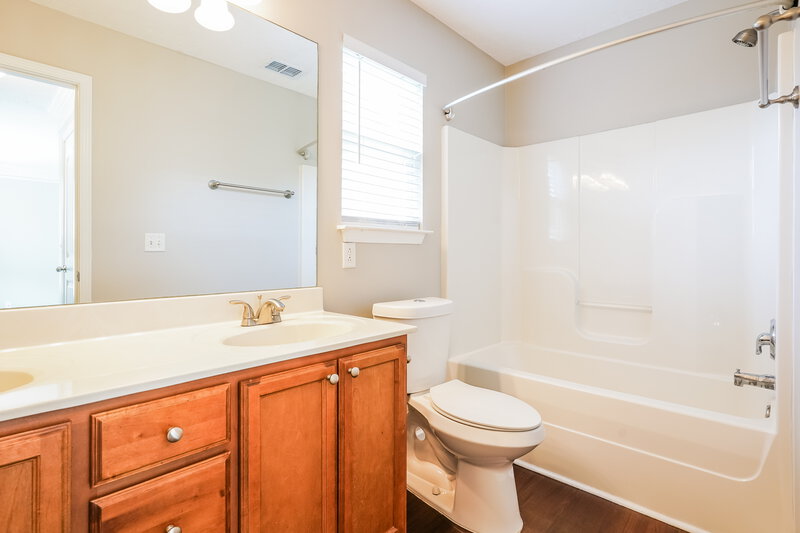 2,020/Mo, 2333 Cason Trl Murfreesboro, TN 37128 Bathroom View