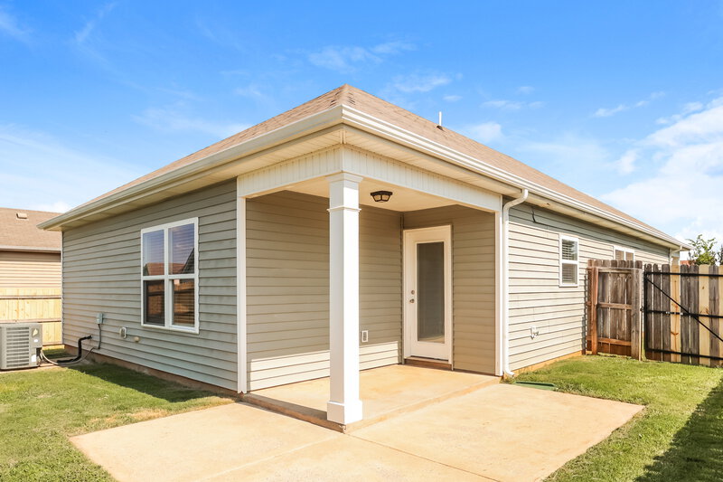 2,170/Mo, 2333 Cason Trl Murfreesboro, TN 37128 Rear View