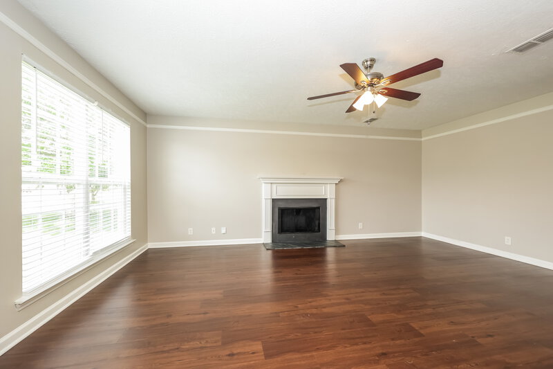 2,025/Mo, 1531 Saint Andrews Dr Murfreesboro, TN 37128 Living Room View 2