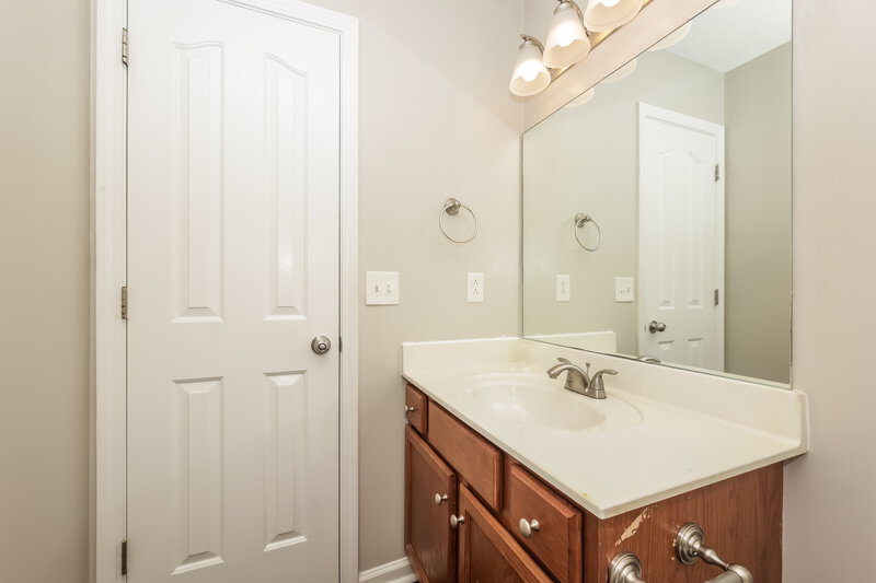 2,025/Mo, 1531 Saint Andrews Dr Murfreesboro, TN 37128 Bathroom View