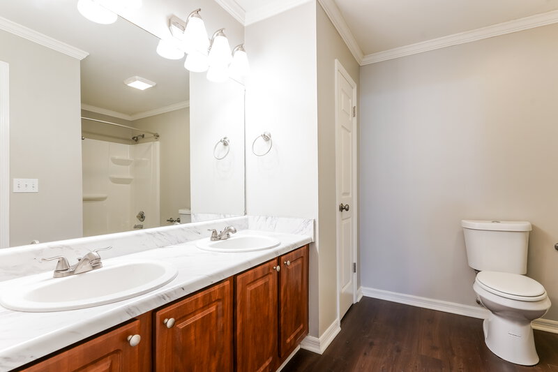 2,175/Mo, 2605 Paddle Wheel Dr Nashville, TN 37214 Main Bathroom View
