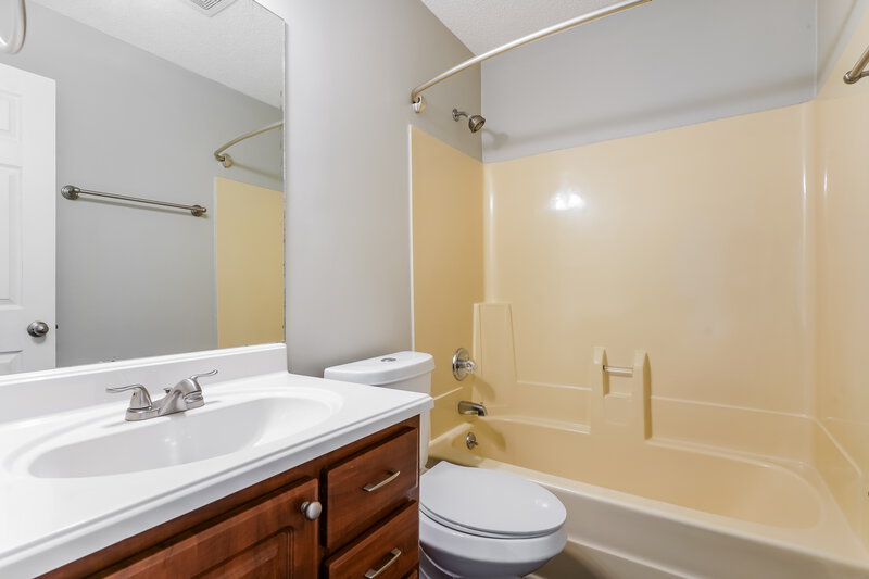 2,175/Mo, 2605 Paddle Wheel Dr Nashville, TN 37214 Bathroom View