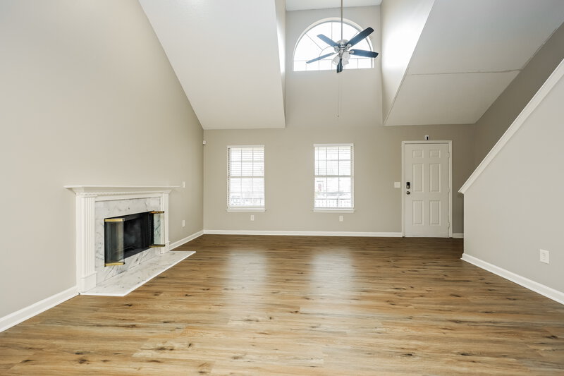 2,430/Mo, 108 Cedar Bend Ct La Vergne, TN 37086 Living Room View