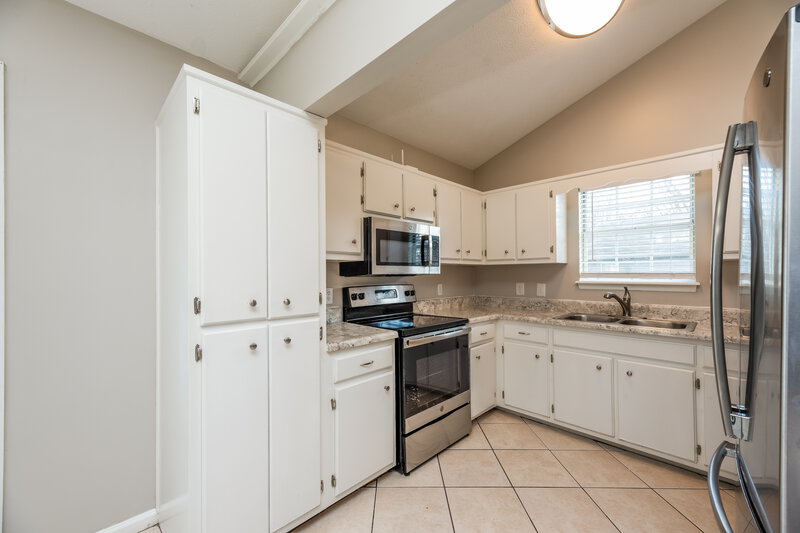 1,995/Mo, 101 Brandy Ct Antioch, TN 37013 Kitchen View 2