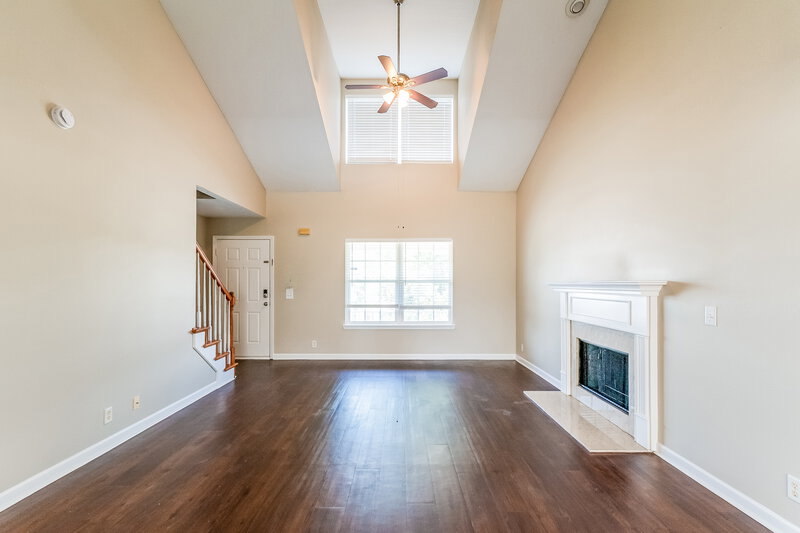 2,255/Mo, 2006 Zion Ln La Vergne, TN 37086 Living Room View 2
