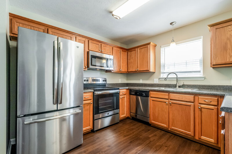 2,255/Mo, 2006 Zion Ln La Vergne, TN 37086 Kitchen View