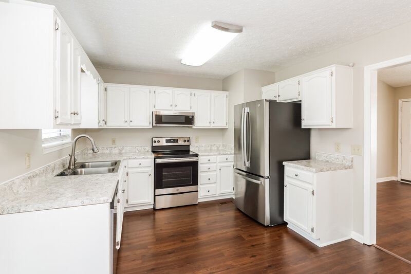 2,040/Mo, 100 Pine Grove Rd Mt Juliet, TN 37122 Kitchen View