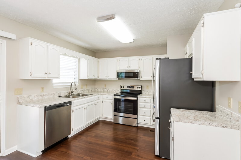 2,040/Mo, 100 Pine Grove Rd Mt Juliet, TN 37122 Kitchen View 2