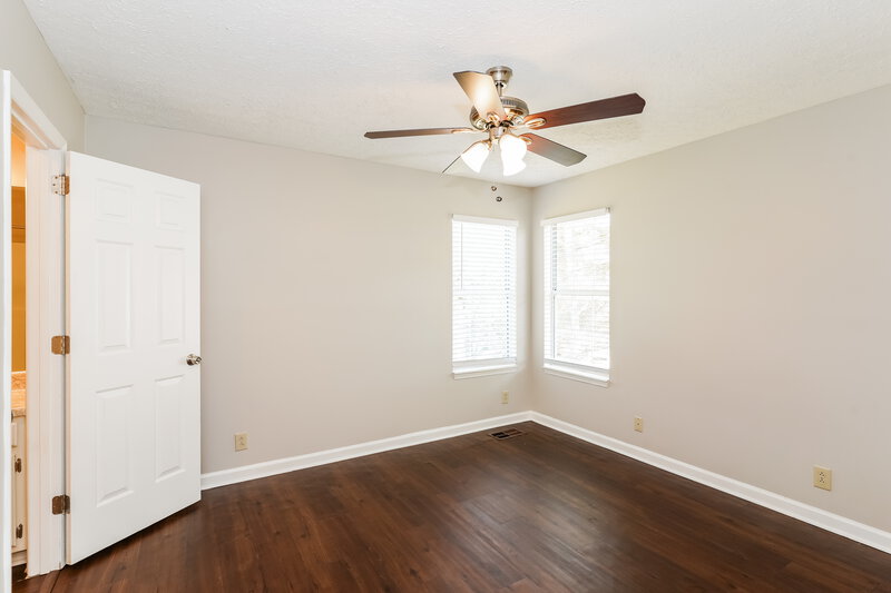 2,040/Mo, 100 Pine Grove Rd Mt Juliet, TN 37122 Main Bathroom View 3