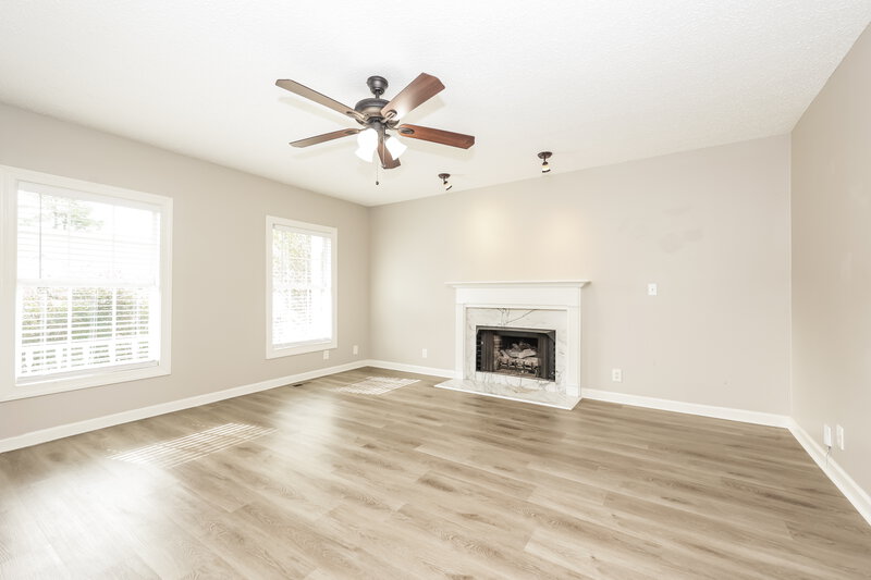 1,840/Mo, 1106 Victoria Dr Murfreesboro, TN 37129 Living Room View 2