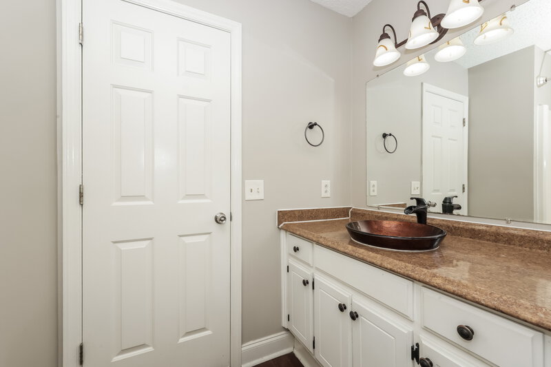 1,840/Mo, 1106 Victoria Dr Murfreesboro, TN 37129 Bathroom View