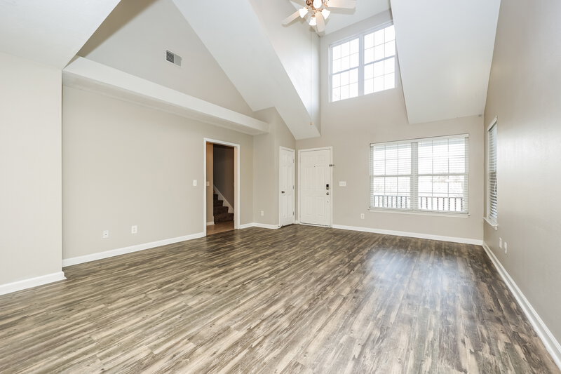 2,110/Mo, 317 Davids Way La Vergne, TN 37086 Living Room View 2