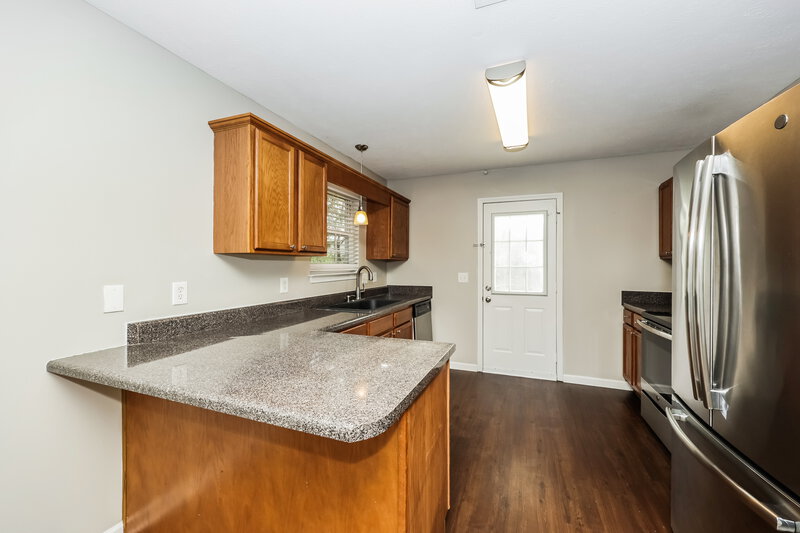 2,110/Mo, 317 Davids Way La Vergne, TN 37086 Kitchen View 2