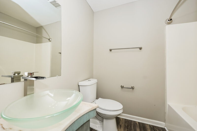2,110/Mo, 317 Davids Way La Vergne, TN 37086 Bathroom View