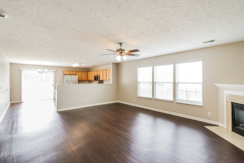 2,640/Mo, 3624 Coles Branch Dr Antioch, TN 37013 Living Room View 2