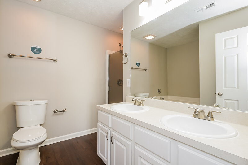 2,640/Mo, 3624 Coles Branch Dr Antioch, TN 37013 Bathroom View