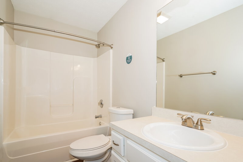 2,640/Mo, 3624 Coles Branch Dr Antioch, TN 37013 Bathroom View 2