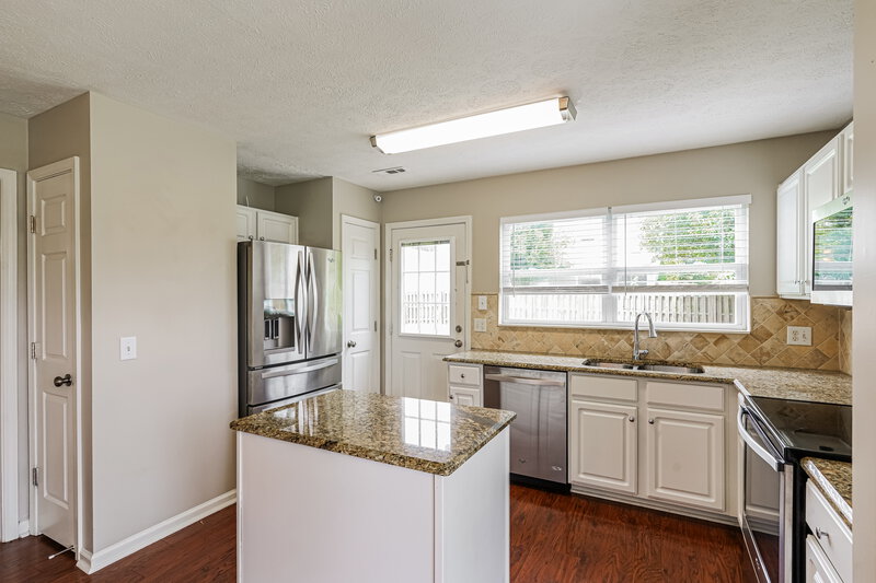 2,335/Mo, 2900 Summer Hollow Ct Hermitage, TN 37076 Kitchen View 2