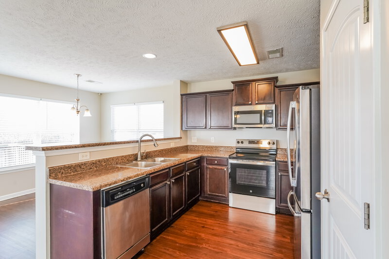 2,045/Mo, 1804 Alysheba Run Murfreesboro, TN 37128 Kitchen View 2