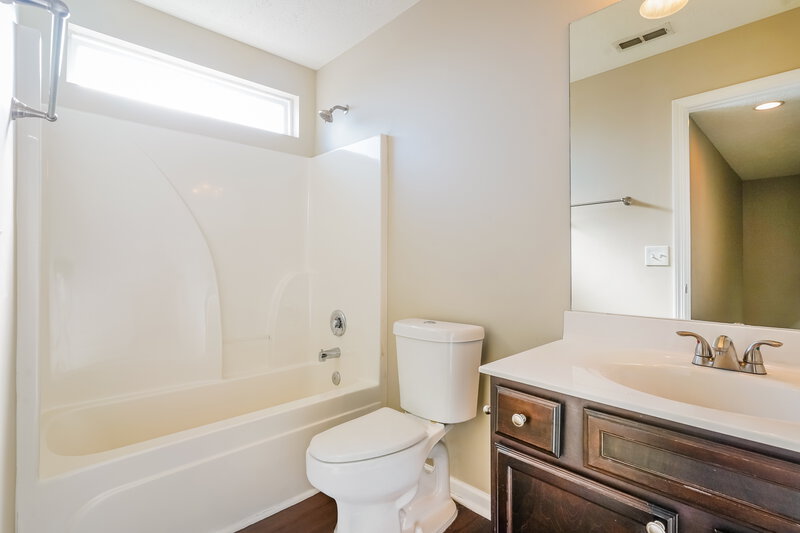 2,045/Mo, 1804 Alysheba Run Murfreesboro, TN 37128 Bathroom View