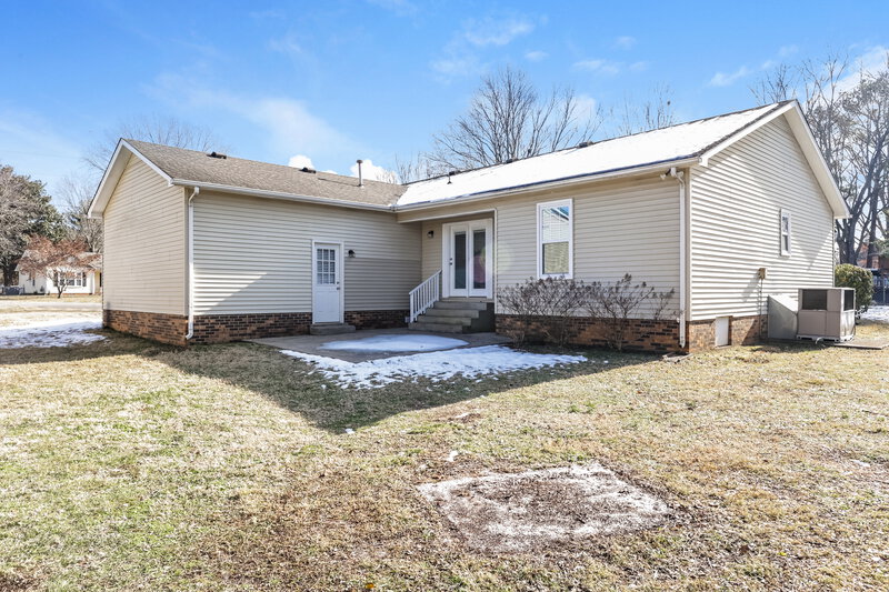 1,990/Mo, 1435 Ashlawn Dr Murfreesboro, TN 37129 Rear View