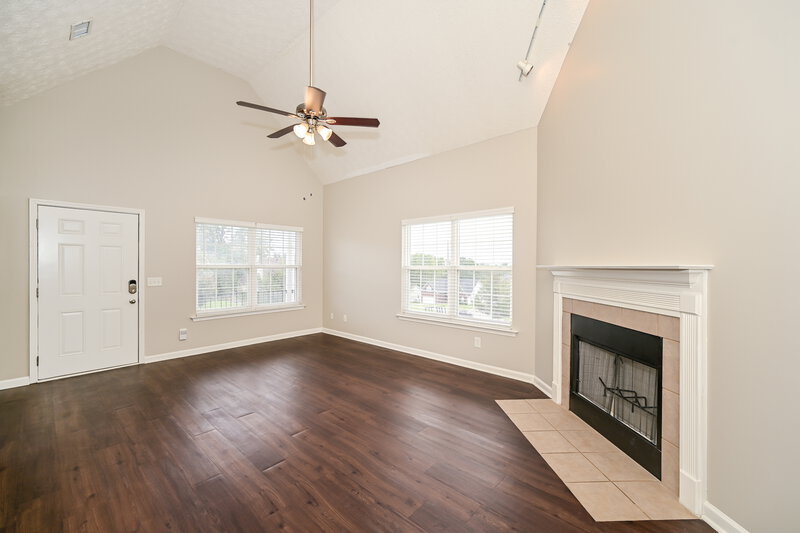 2,185/Mo, 1903 Champlain Dr La Vergne, TN 37086 Living Room View 2