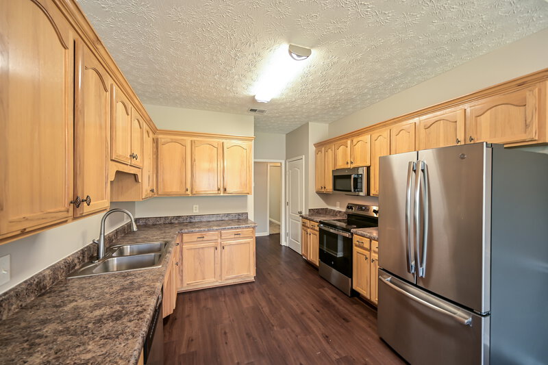 2,185/Mo, 1903 Champlain Dr La Vergne, TN 37086 Kitchen View