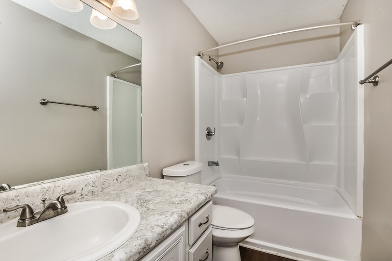 1,795/Mo, 866 Lavergne Ln La Vergne, TN 37086 Bathroom View