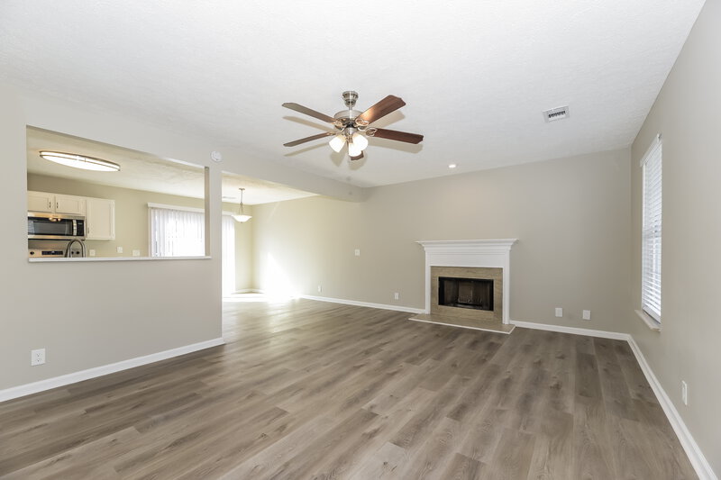 2,250/Mo, 3420 Cainbrook Xing Antioch, TN 37013 Living Room View