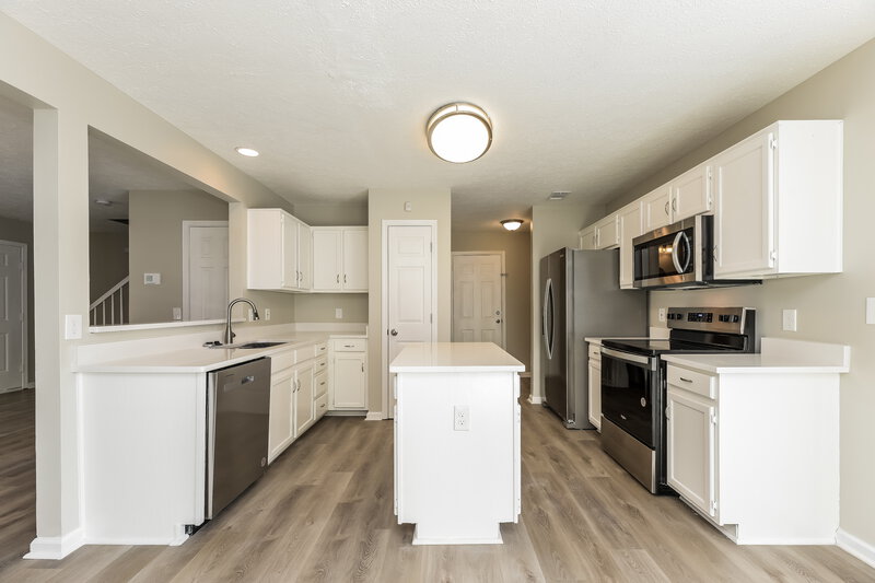 2,250/Mo, 3420 Cainbrook Xing Antioch, TN 37013 Kitchen View 2