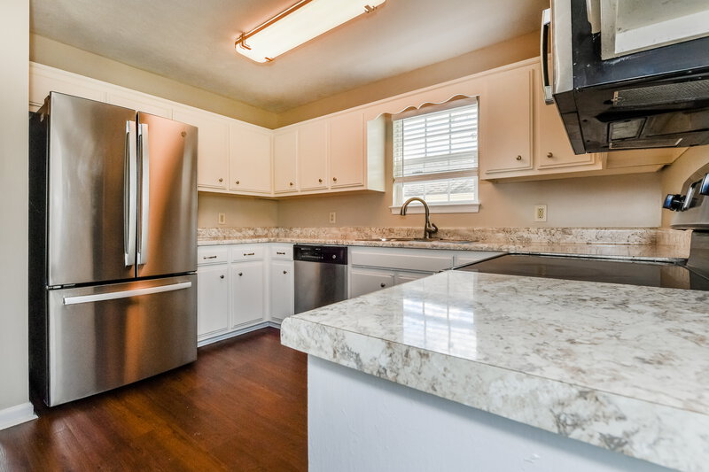 2,160/Mo, 2025 Candlewood Drive Madison, TN 37115 Kitchen View