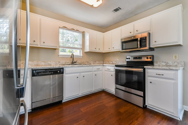 2,160/Mo, 2025 Candlewood Drive Madison, TN 37115 Kitchen View 2