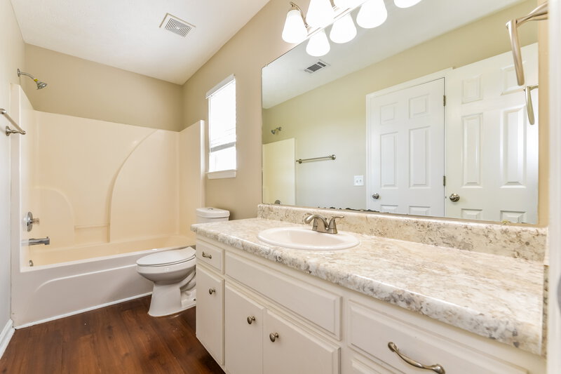 2,160/Mo, 2025 Candlewood Drive Madison, TN 37115 Main Bathroom View
