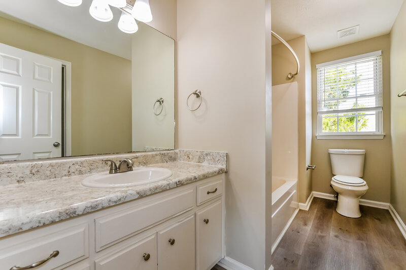 2,160/Mo, 2025 Candlewood Drive Madison, TN 37115 Bathroom View