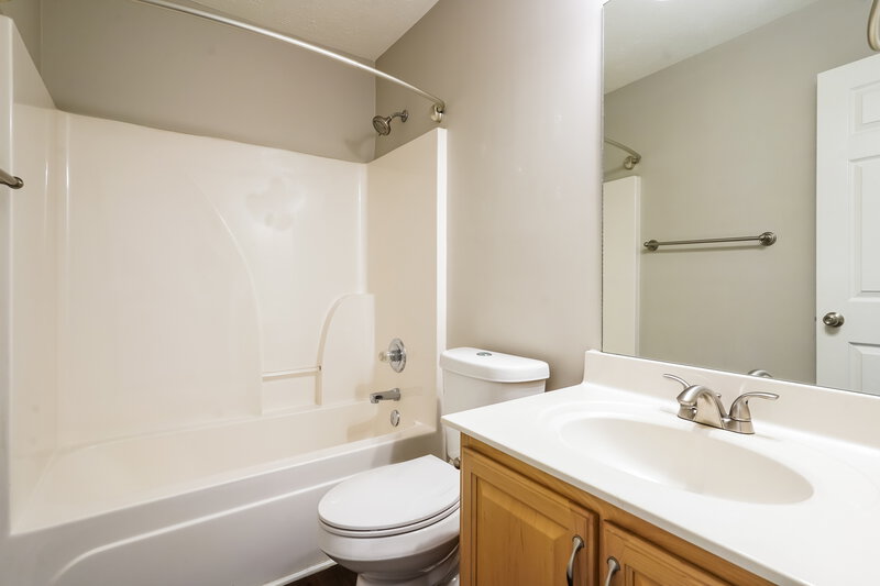 2,395/Mo, 1636 Bridgecrest Dr Antioch, TN 37013 Bathroom View