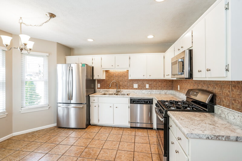 2,465/Mo, 300 Scotts Creek Pl Hermitage, TN 37076 Kitchen View