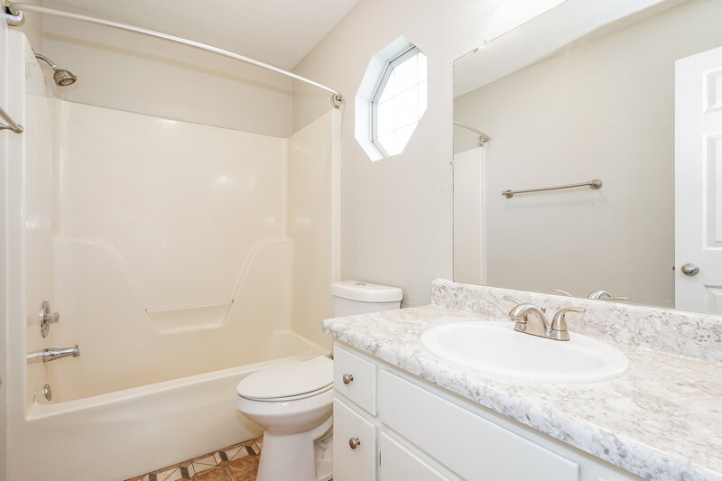 2,465/Mo, 300 Scotts Creek Pl Hermitage, TN 37076 Main Bathroom View