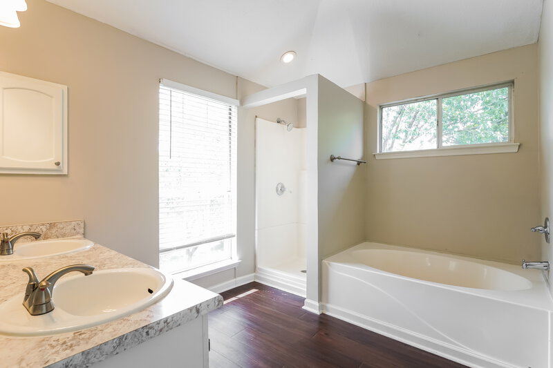 2,345/Mo, 609 Steven Dr Smyrna, TN 37167 Main Bathroom View