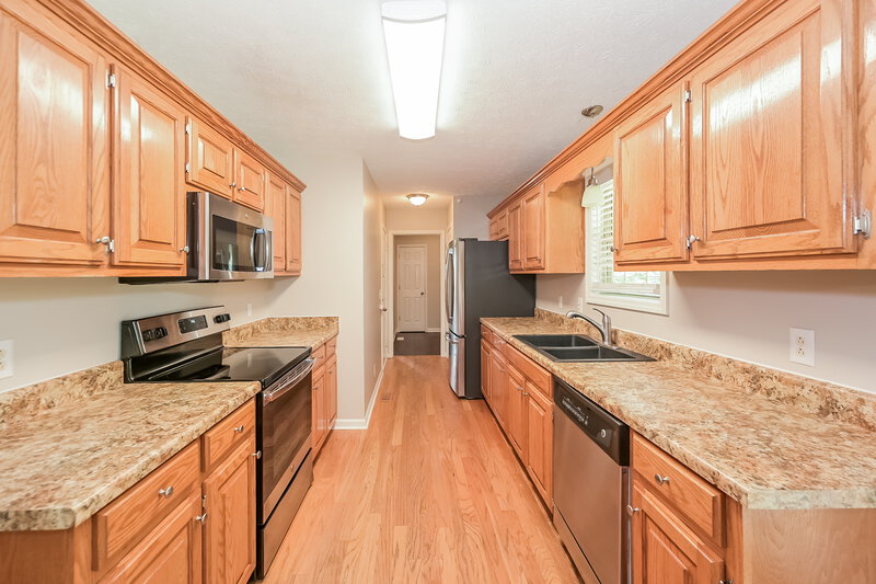 2,595/Mo, 165 Brookview Cir Goodlettsville, TN 37072 Kitchen View 2