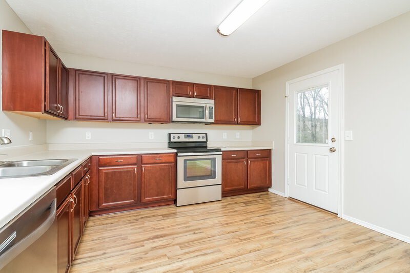 1,875/Mo, 5089 Smith Springs Pkwy Antioch, TN 37013 Kitchen View 2