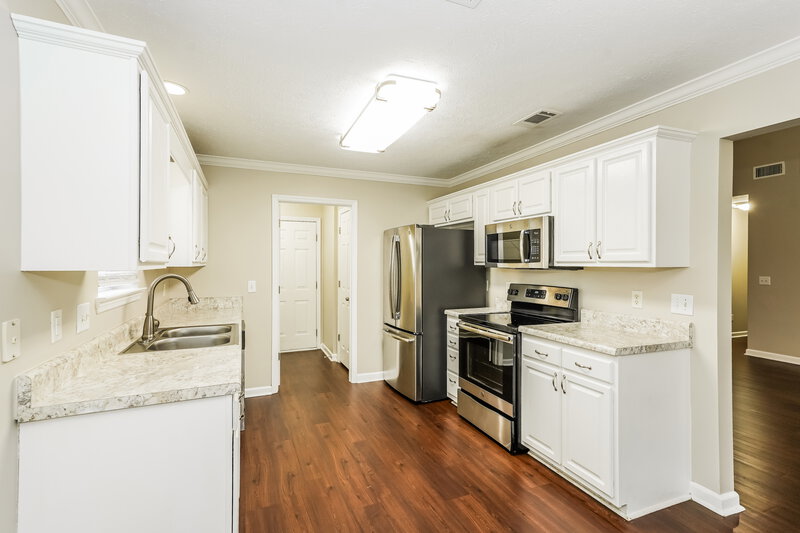 1,995/Mo, 7036 Hickory Pass Ln Antioch, TN 37013 Kitchen View 2