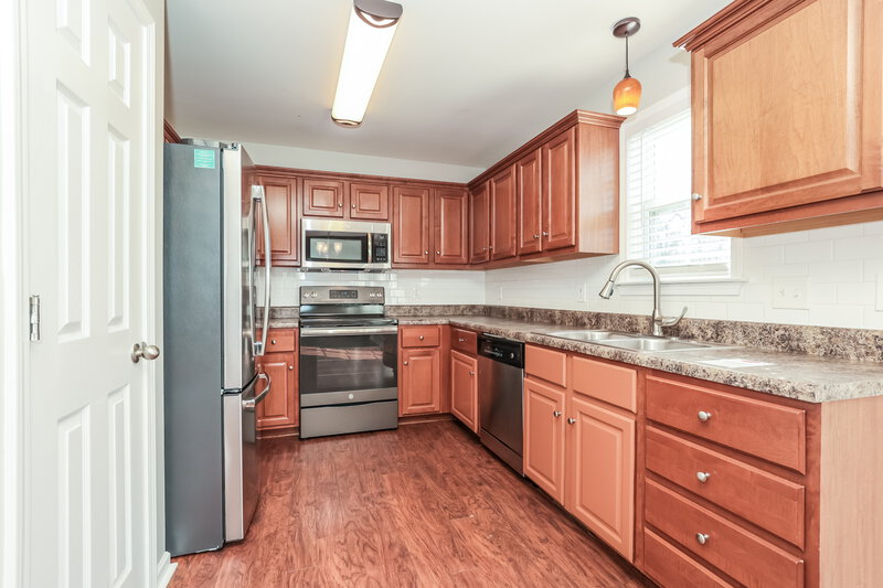 1,950/Mo, 1110 Golf View Way Spring Hill, TN 37174 Kitchen View