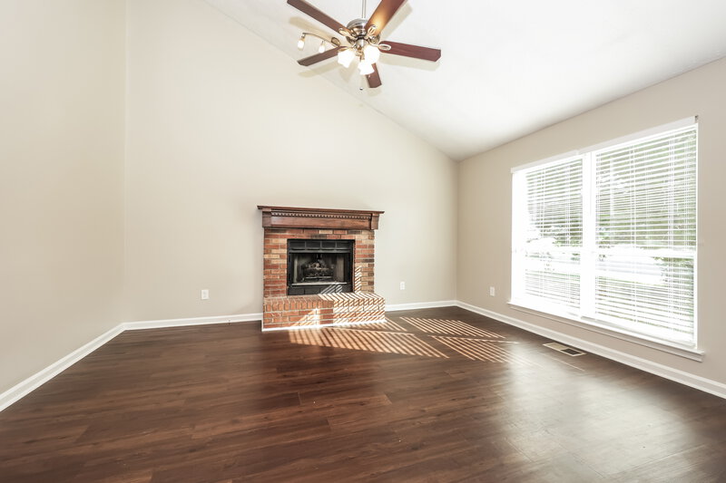 1,830/Mo, 801 Bishopsgate Rd Antioch, TN 37013 Living Room View