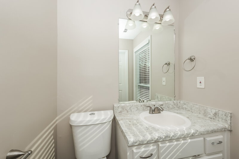 1,830/Mo, 801 Bishopsgate Rd Antioch, TN 37013 Main Bathroom View