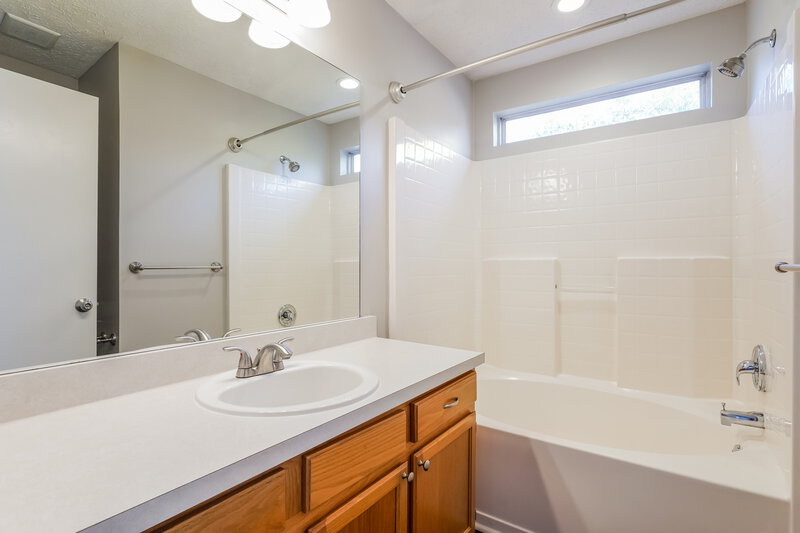 1,925/Mo, 3104 Chambley Ct Hermitage, TN 37076 Main Bathroom View