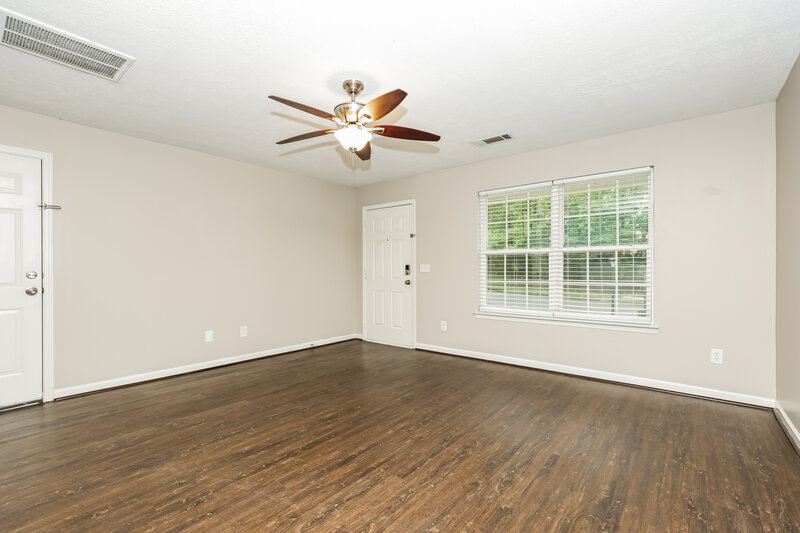 2,260/Mo, 9244 Thomason Trl Antioch, TN 37013 Living Room View 2