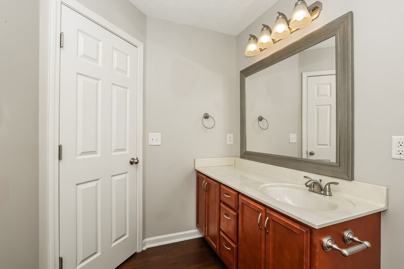 2,260/Mo, 9244 Thomason Trl Antioch, TN 37013 Main Bathroom View 2
