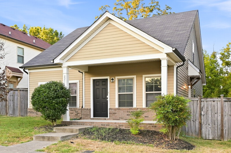 2,125/Mo, 2237 Dale View Dr Antioch, TN 37013 Front View