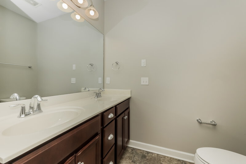 2,125/Mo, 2237 Dale View Dr Antioch, TN 37013 Main Bathroom View 2