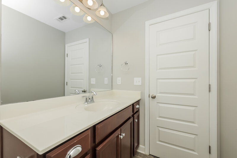 2,125/Mo, 2237 Dale View Dr Antioch, TN 37013 Bathroom View 2